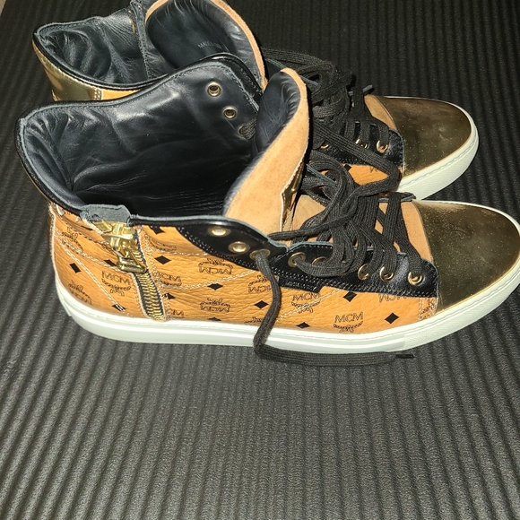 MCM Sneakers - Picture 3 of 5